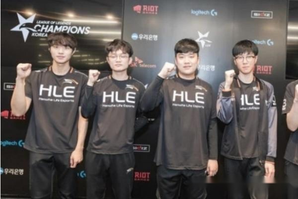 在世界足坛 在世界足坛