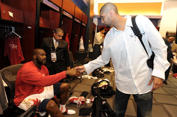 角草丛的提 角草丛的提