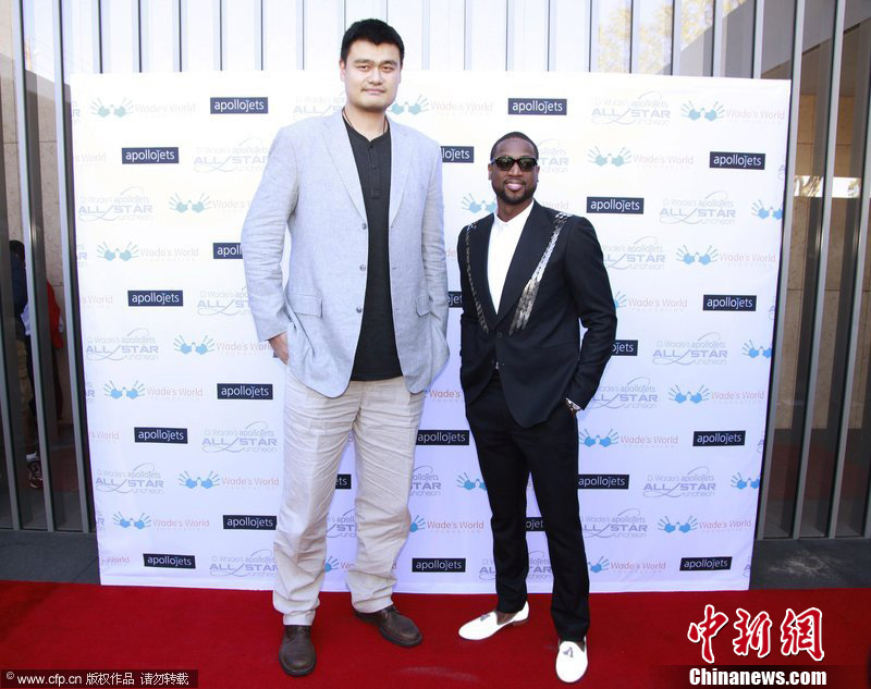 锋的背身对 锋的背身对